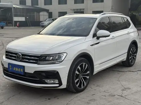 Volkswagen Tiguan L 2019 — фото 1