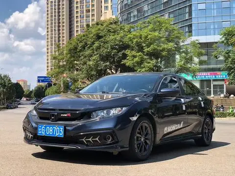 Honda Civic 2019 — фото 1