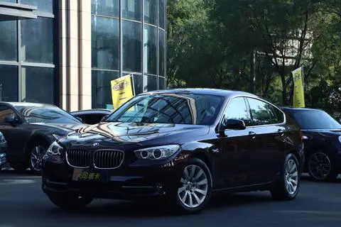 BMW 5 Series GT 2011 — фото 1