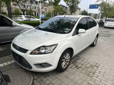 Ford Focus 2014 — фото 1