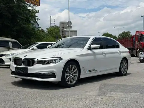BMW 5 Series 2018 — фото 1