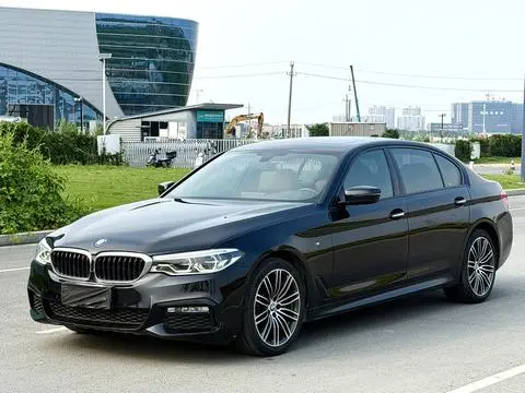 BMW 5 Series 2018 — фото 1