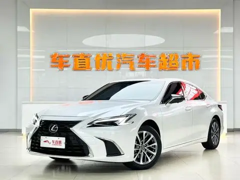 Lexus ES 2025