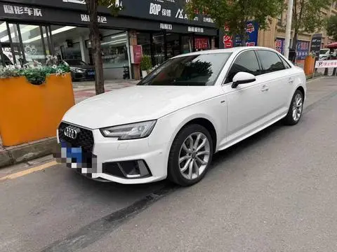 Audi A4L 2018 — фото 1