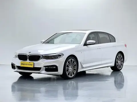BMW 5 Series 2018 — фото 1