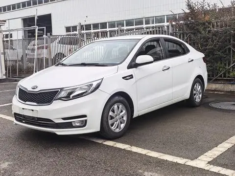 Kia K2 2015 — фото 1