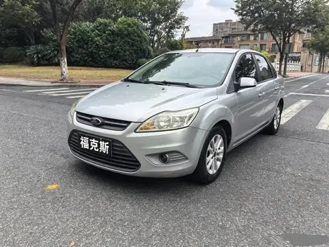 Ford Focus 2013 — фото 1