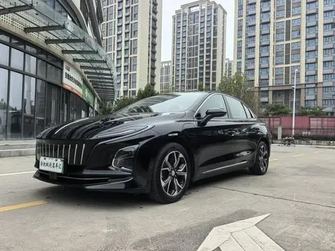 Hongqi E-QM5 2024
