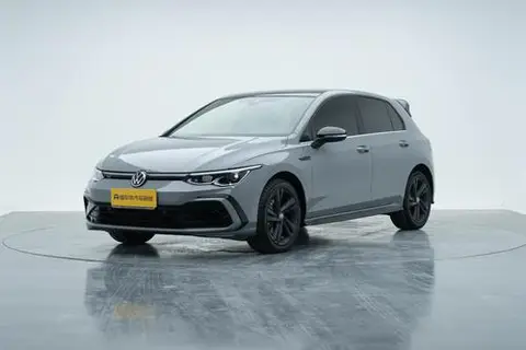 Volkswagen Golf 2021
