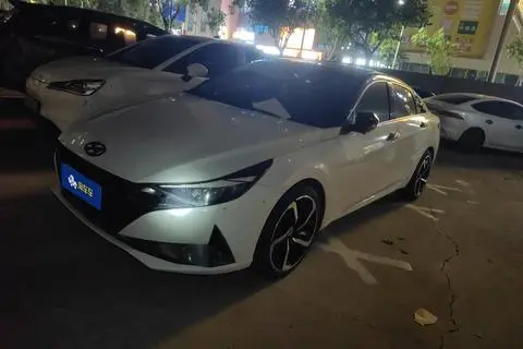 Hyundai Elantra 2021