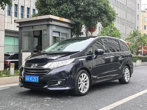 Honda 奥德赛 2015 — фото 1