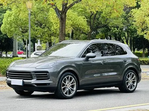Porsche Cayenne 2021 — фото 1