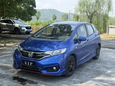 Honda Fit 2018 — фото 1