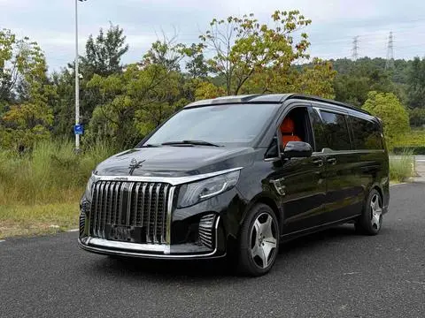 Mercedes-Benz 威霆 2023 — фото 1