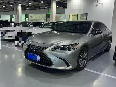 Lexus ES 2018