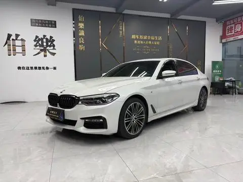 BMW 5 Series 2018 — фото 1