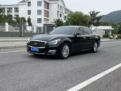Infiniti Q70 2017
