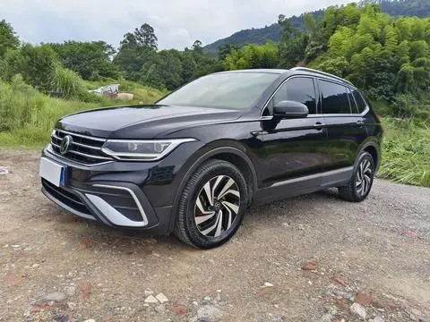 Volkswagen Tiguan L 2023 — фото 1