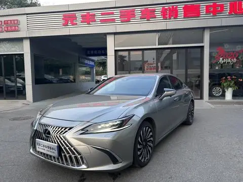 Lexus ES 2024