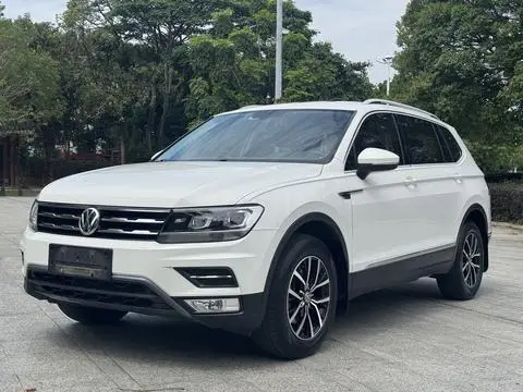 Volkswagen Tiguan L 2017 — фото 1