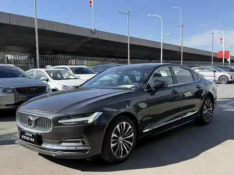 Volvo S90 2025