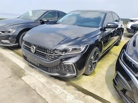 Volkswagen Passat 2024