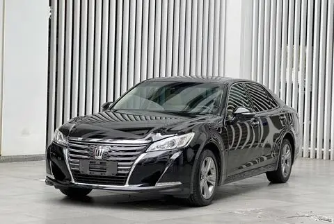 Toyota Crown 2015