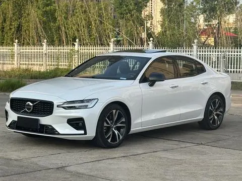 Volvo S60 2025