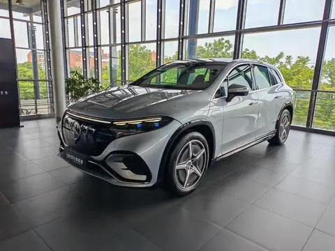 Mercedes-Benz EQS SUV 2023