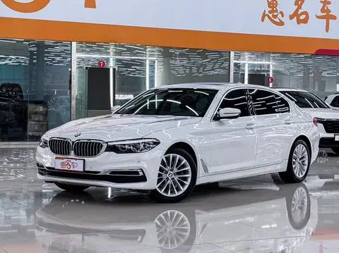 BMW 5 Series 2019 — фото 1