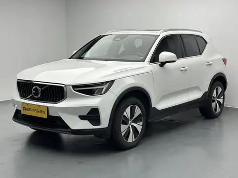 Volvo XC40 2024 — фото 1