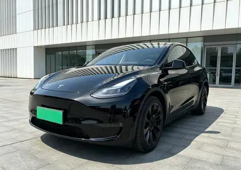 Tesla Model Y 2023 — фото 1