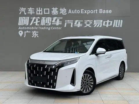 BYD M9 2025 — фото 1