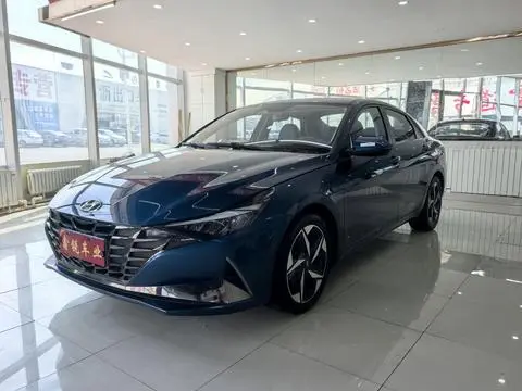 Hyundai Elantra 2023 — фото 1