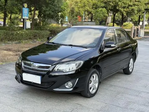 Toyota Corolla Altis 2013 — фото 1