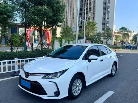 Toyota Corolla 2023 — фото 1