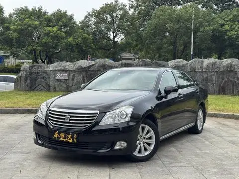 Toyota Crown 2010