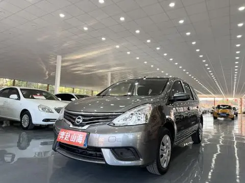 Nissan 骊威 2015