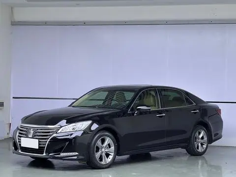 Toyota Crown 2015