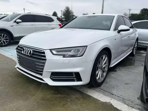 Audi A4L 2018 — фото 1