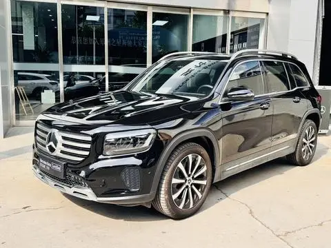 Mercedes-Benz GLB 2025 — фото 1