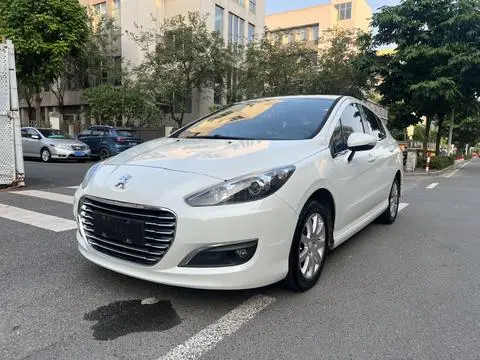 Peugeot 308 2014 — фото 1