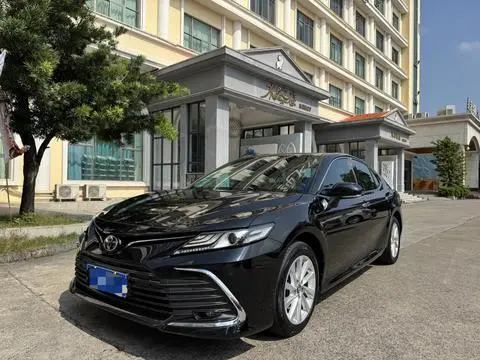 Toyota Camry 2021 — фото 1