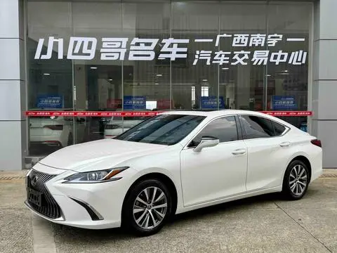 Lexus ES 2021