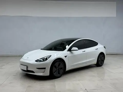 Tesla Model 3 2022 — фото 1