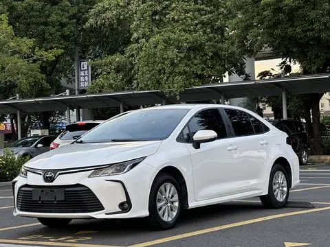 Toyota Corolla 2021 — фото 1