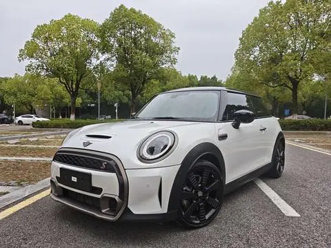 MINI MINI 2023