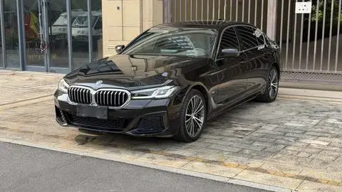 BMW 5 Series 2022 — фото 1