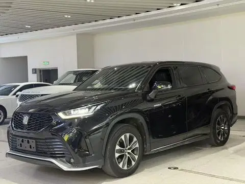 Toyota Crown Kluger 2022