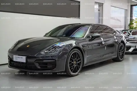 Porsche Panamera 2023